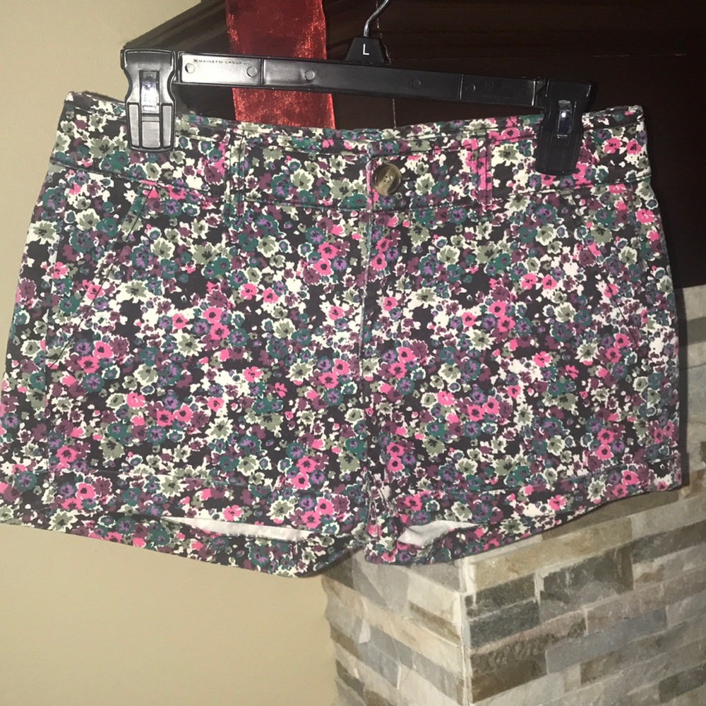 American Eagle floral shorts size 2